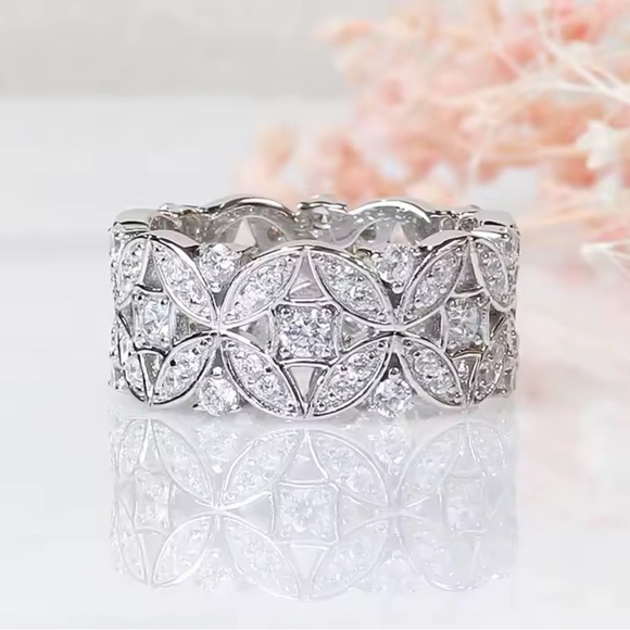 ⚜️ Classic Bridal Silver Floral Ring - Picture 1 of 9